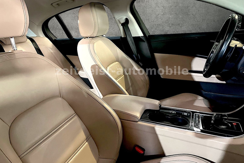 Jaguar XE 2.0d*Prestige*LEDER*TÜV & SERVICE NEU* — photo 11