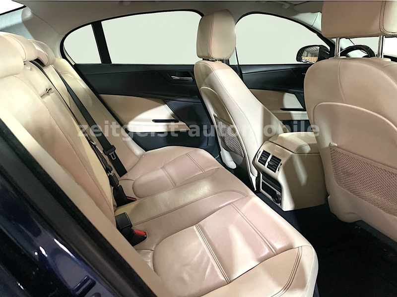 Jaguar XE 2.0d*Prestige*LEDER*TÜV & SERVICE NEU* — photo 12