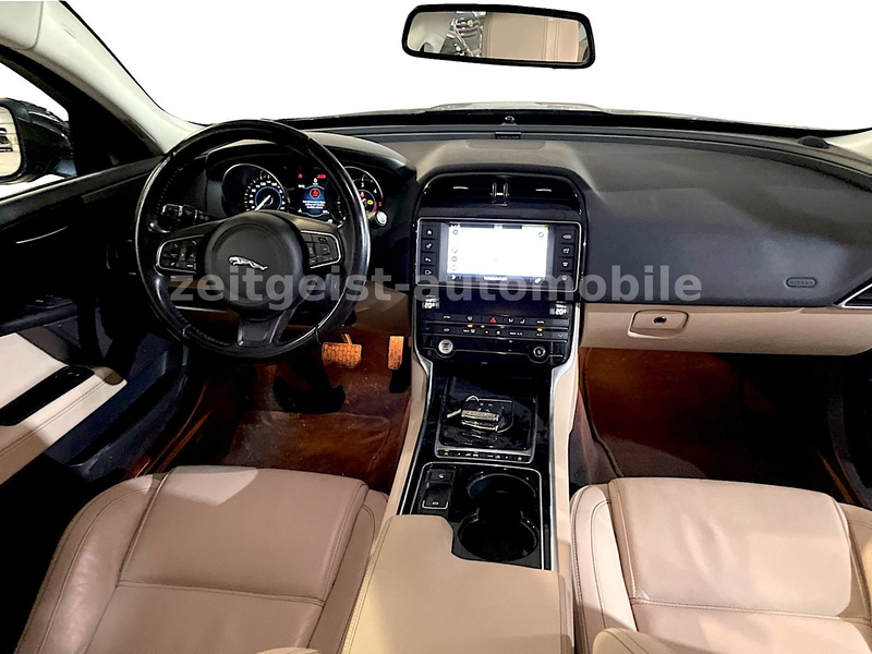 Jaguar XE 2.0d*Prestige*LEDER*TÜV & SERVICE NEU* — photo 9