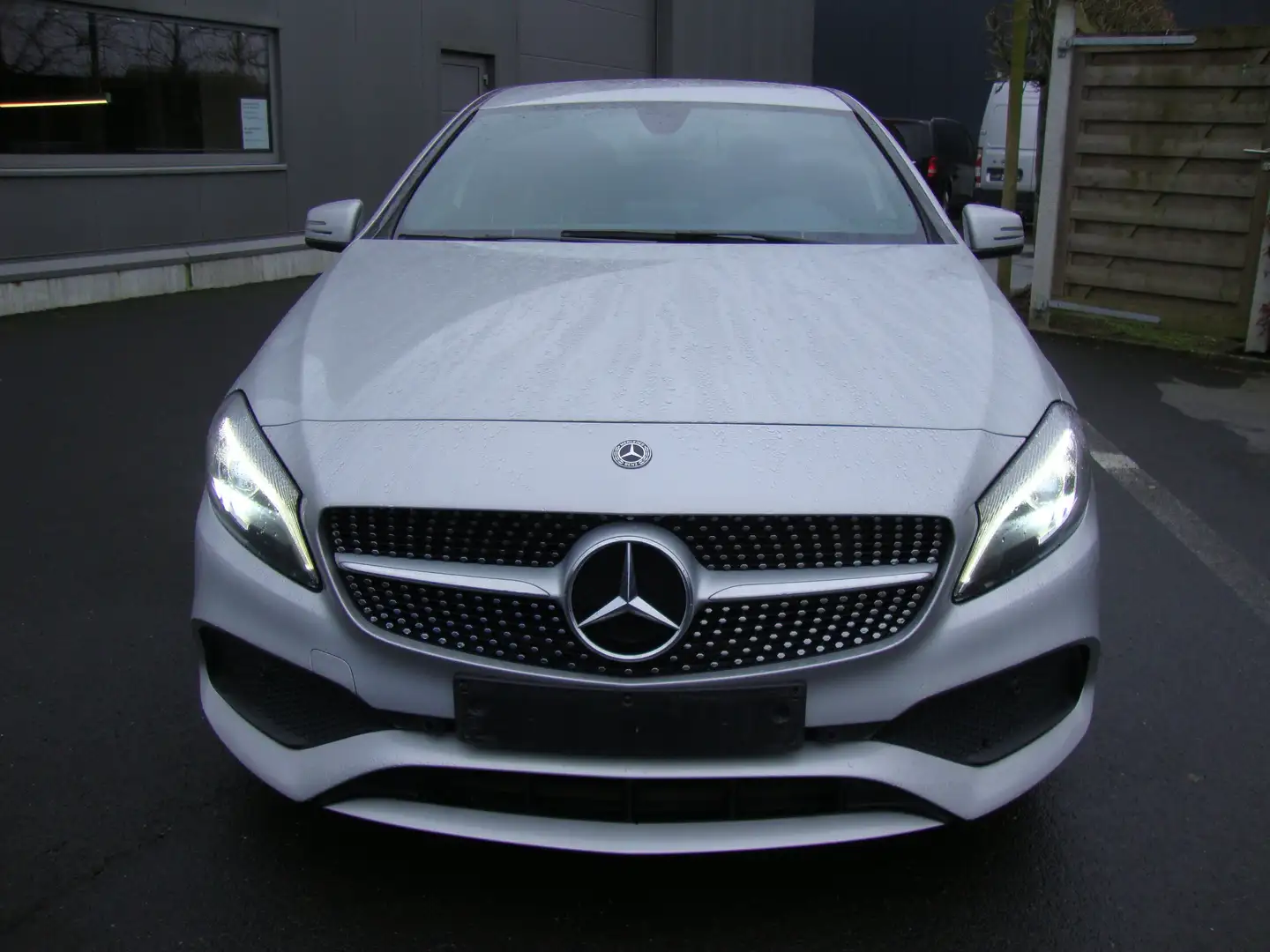 Mercedes-Benz A 180 i, aut, AMG, 2018, 47.000 km, leder, gps, xenon Argent - 2