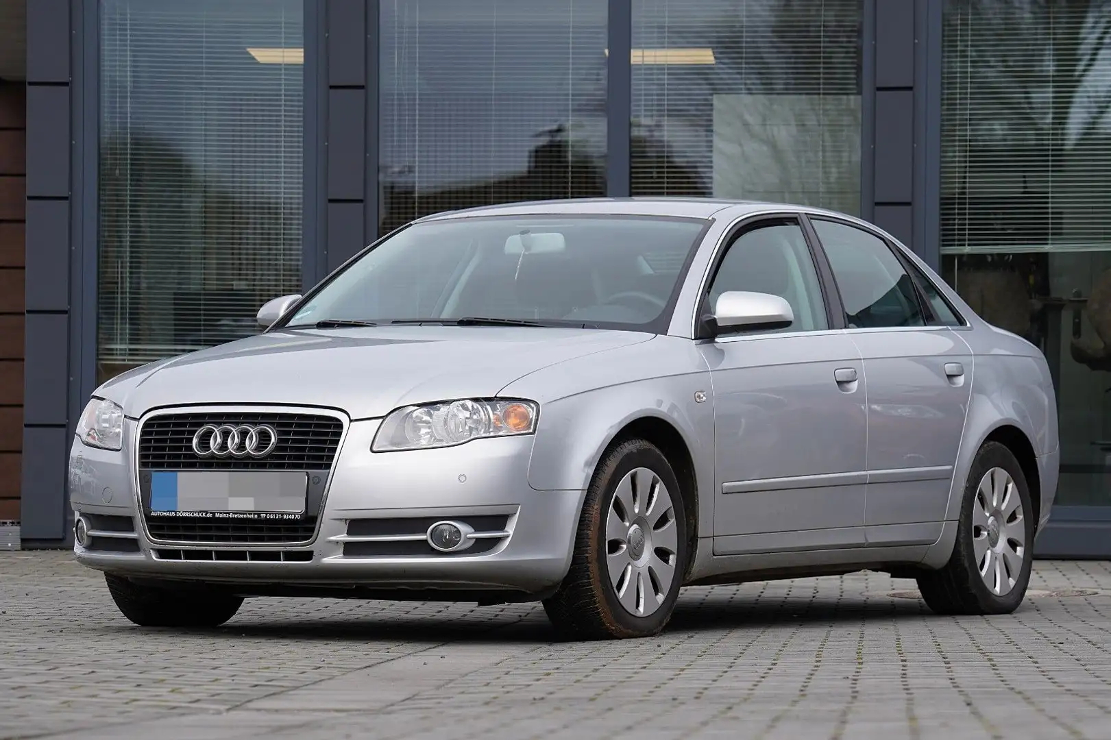 Audi A4 Lim. 2.0 Automatik Silber - 1