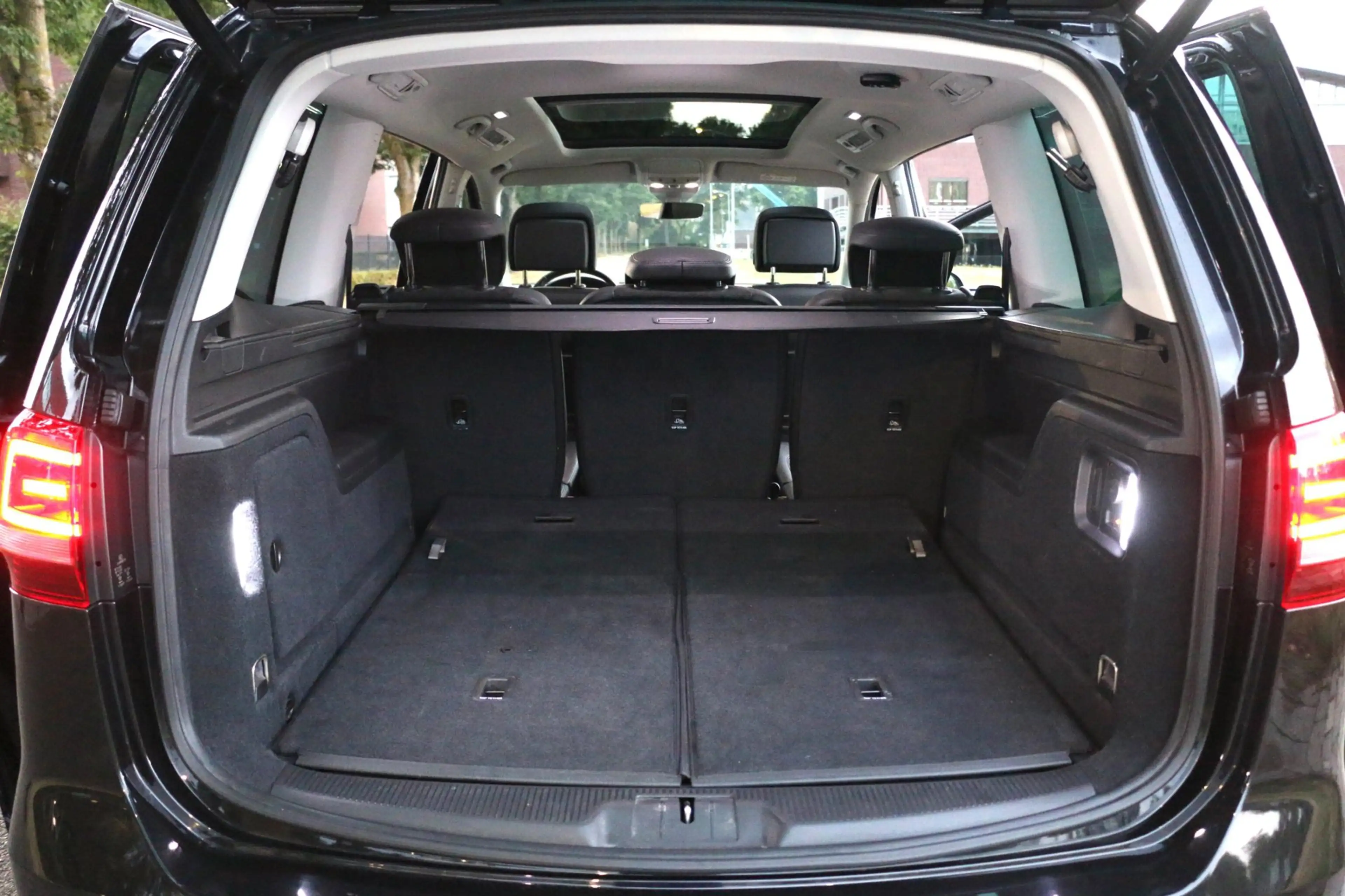 Volkswagen Sharan 1.4 TSI Highline 7-persoons Fully Loaded alle dank — photo 29