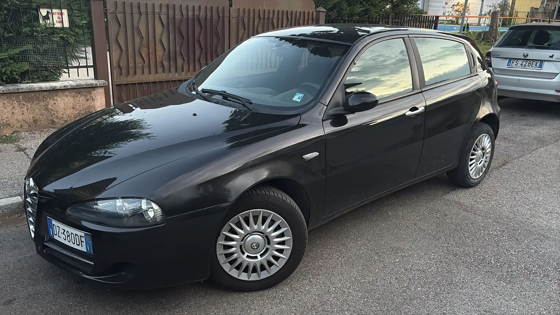 Alfa Romeo 147 147 5p 1.9 jtd Moving 120cv Black - 1