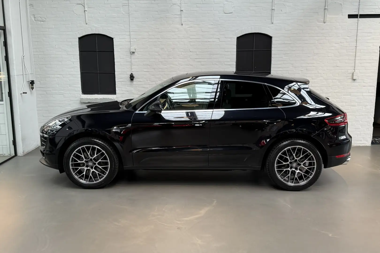 Porsche Macan 2.0 Turbo LUCHTVERING / PANO / ADAP. CRUISE / BOSE Noir - 2