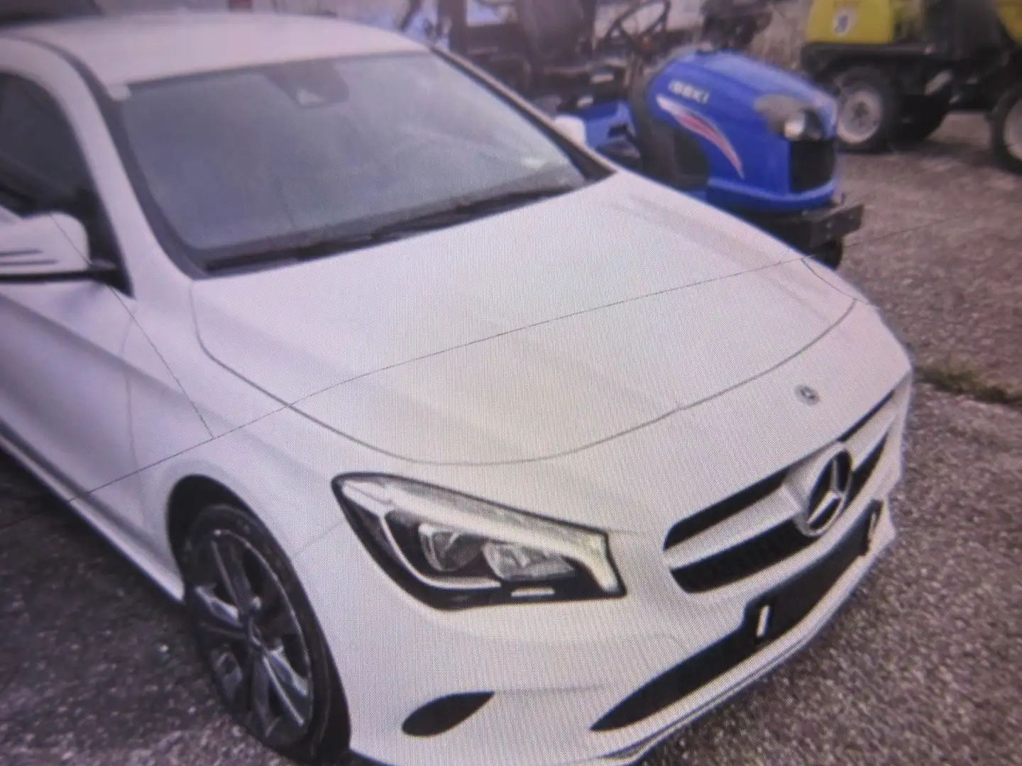 Mercedes-Benz CLA 200 CLA 200 CDI / d Shooting Brake Weiß - 2