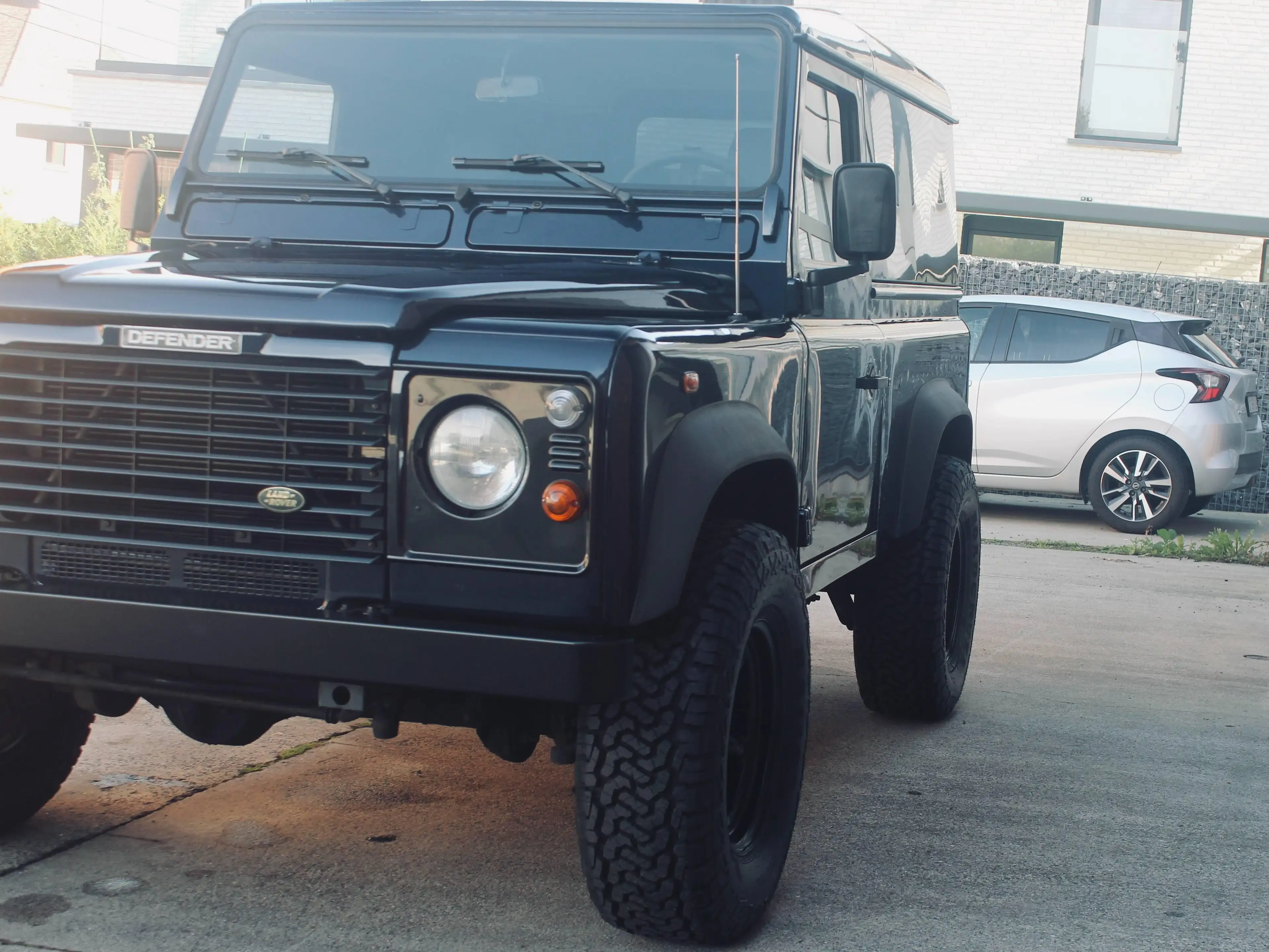Land Rover Defender 2.5 Turbo d5 S — photo 5