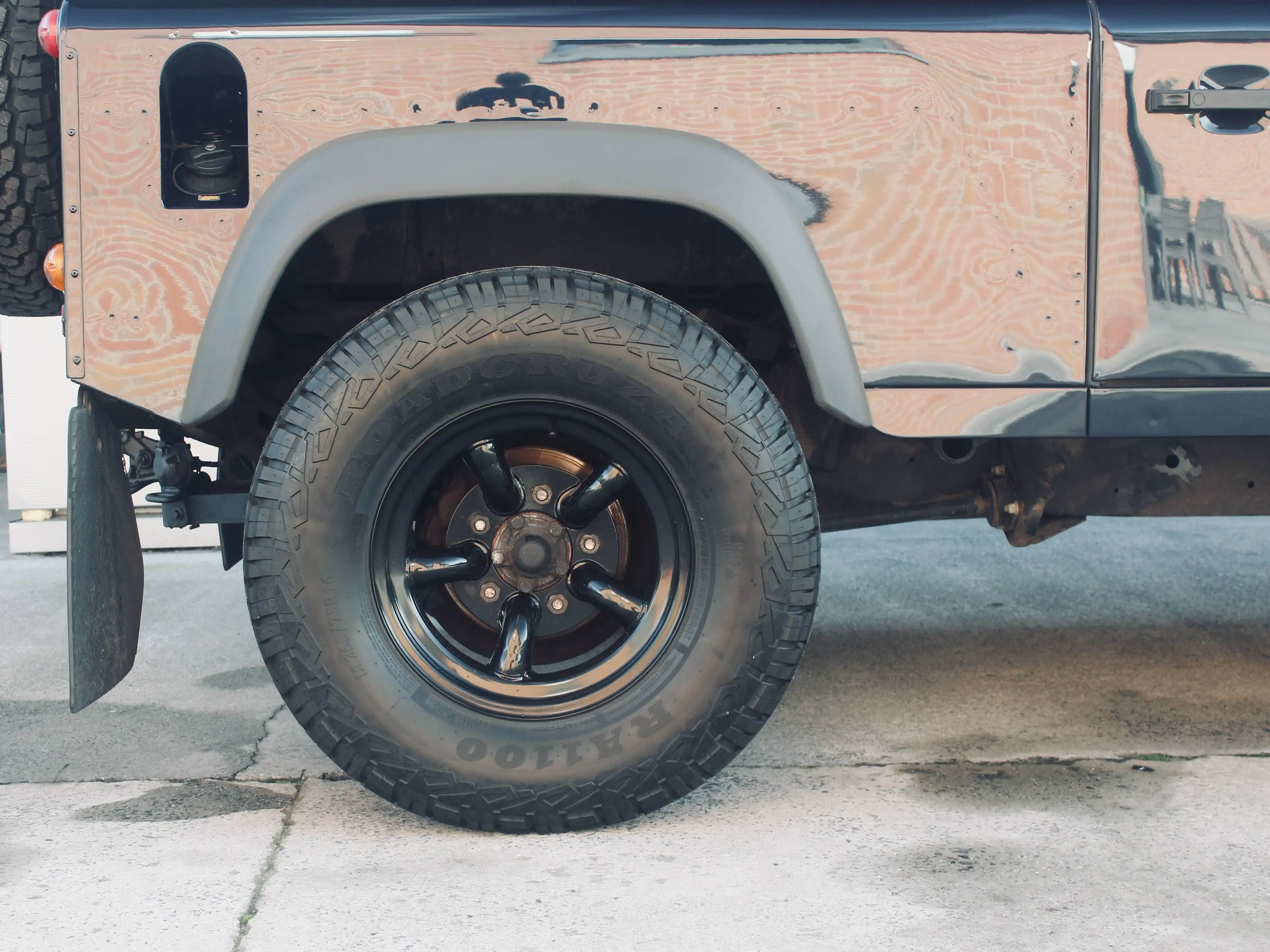 Land Rover Defender 2.5 Turbo d5 S — photo 6