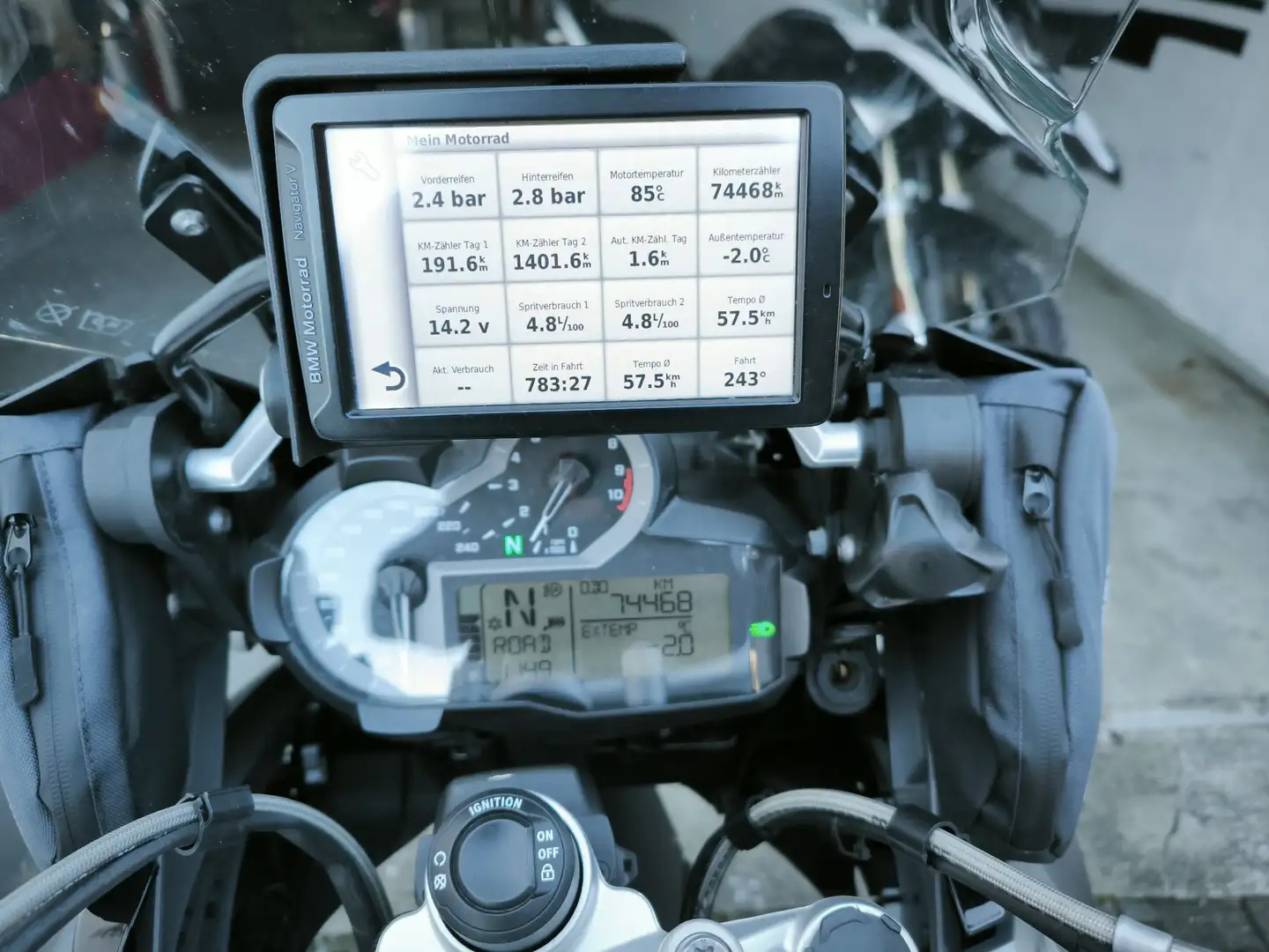 BMW R 1200 GS LC Vollausstattung Fekete - 2