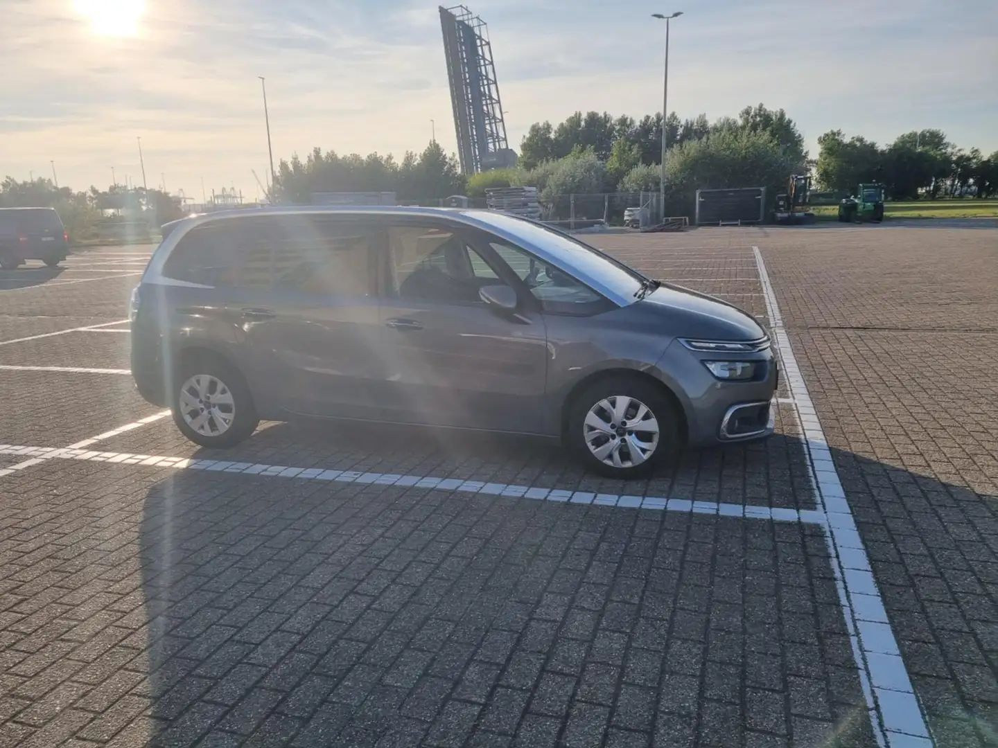 Citroen C4 C4 BlueHDi 120 Stop Grijs - 2