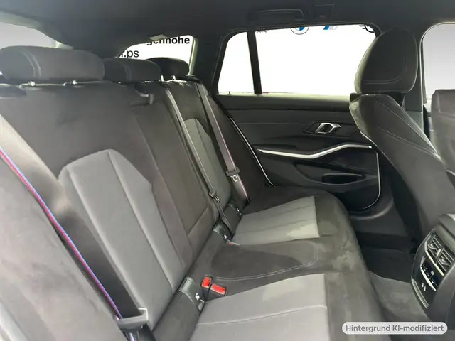 BMW 3 Series view 8