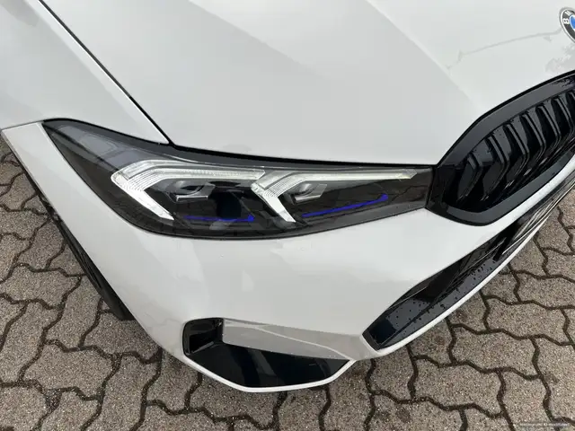 BMW 3 Series view 9