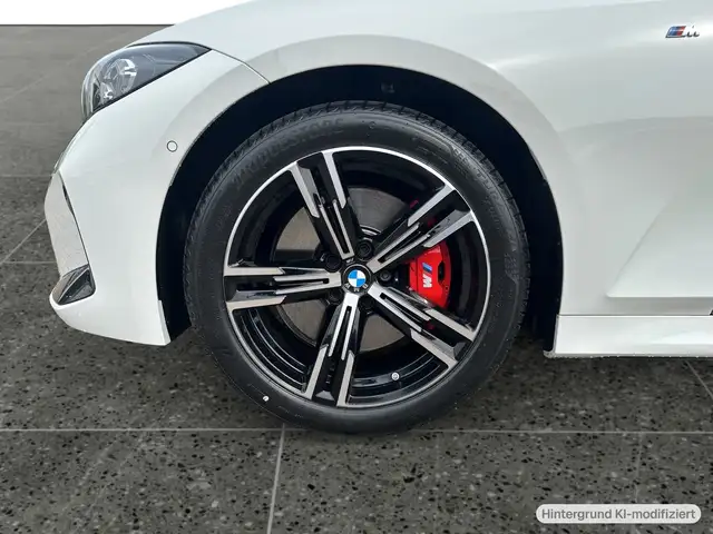 BMW 3 Series view 10