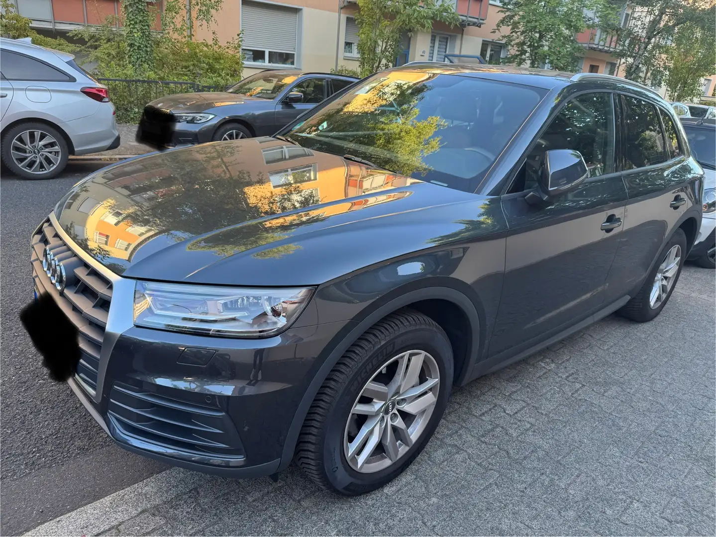 Audi Q5 quattro basis Grau - 1