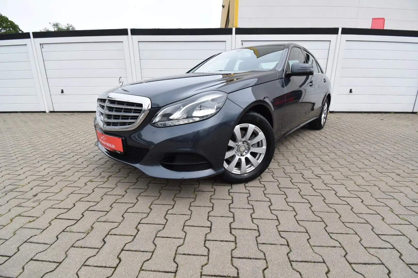 Mercedes-Benz E 200 d Lim. BlueTec LED 1.Hand unfallfrei 6-Gang siva - 1
