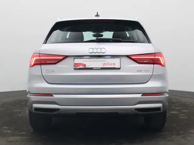 Audi Q3 view 6