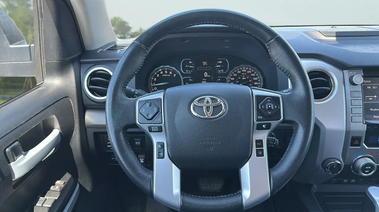 Toyota Tundra снимка Toyota Tundra