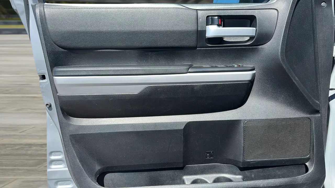 Toyota Tundra снимка Toyota Tundra