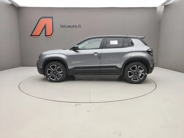 Jeep Avenger view 9