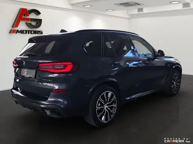 BMW X5 Xdrive45e view 6