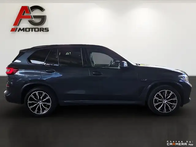 BMW X5 Xdrive45e view 5