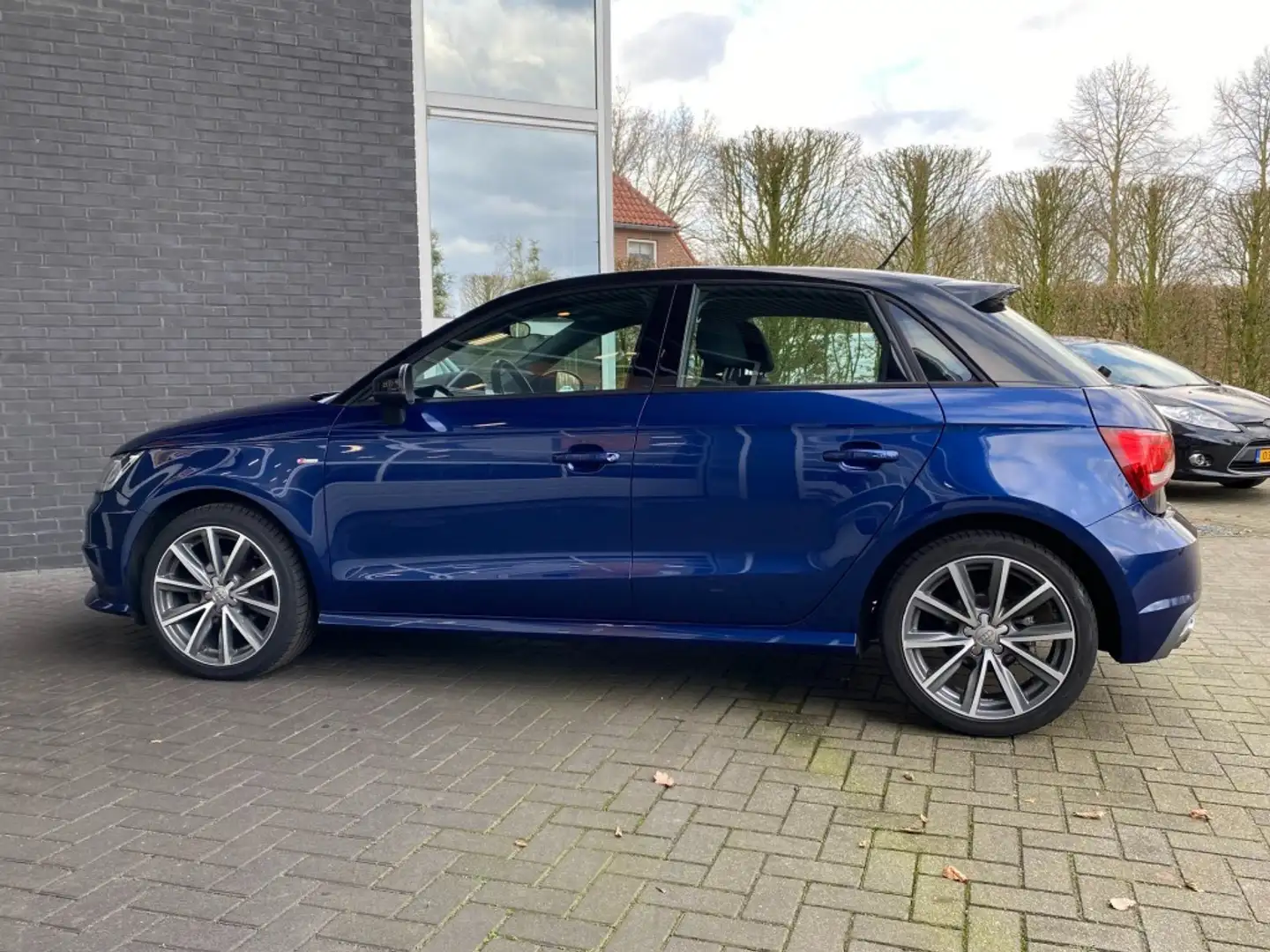 Audi A1 1.0 TFSI Adrenalin incl. garantie pechhulp Bleu - 2