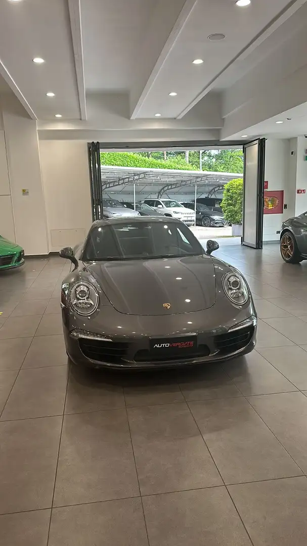 Porsche 911 carrera 4 - 2