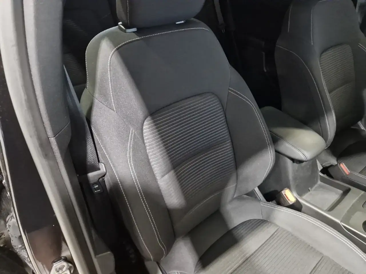 Ford Kuga 1.5 ECOBLUE 120 CV 2WD TITANIUM BUSINESS AUTO SUV, миниатюра 10
