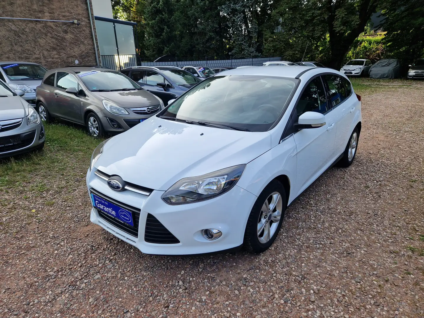Ford Focus 91Tkm Sitzhzg Navi Scheckh ESP 16" PDC Weiß - 1