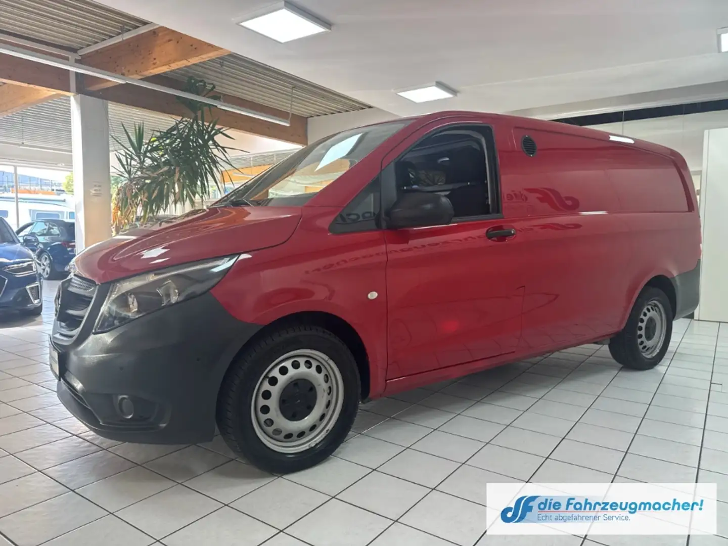 Mercedes-Benz Vito Kasten 114 CDI  lang Temp PDCv+h Klima Berganfahra Rood - 2