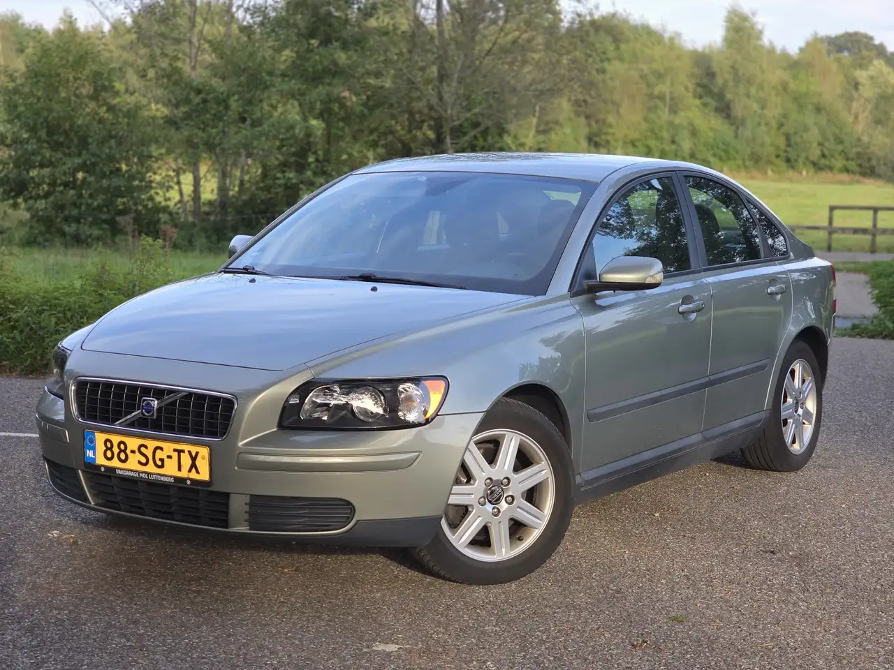 Volvo S40 2.4 Aut. Momentum — photo 1 of 14