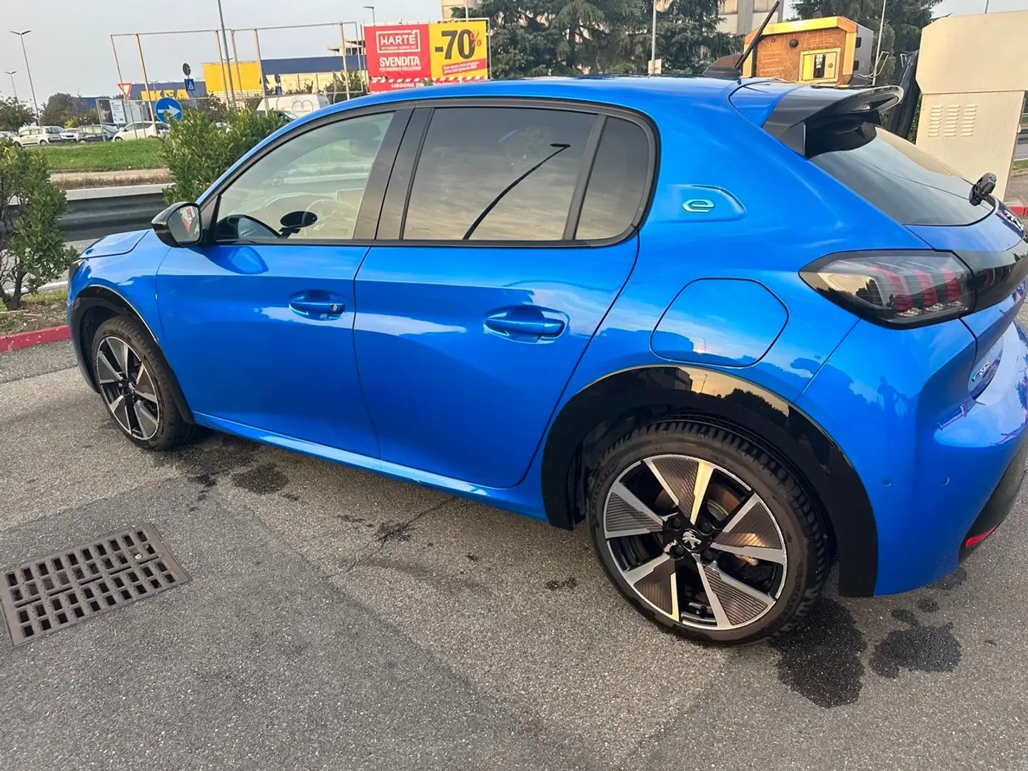 Peugeot 208 motore elettrico 136 CV 5 porte GT Blu/Azzurro - 2
