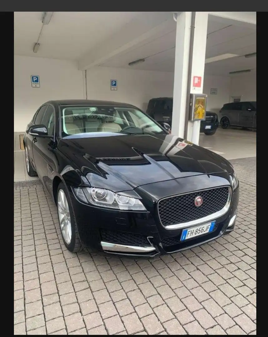 Jaguar XF 2.0d Prestige awd 180cv auto full optional - 1