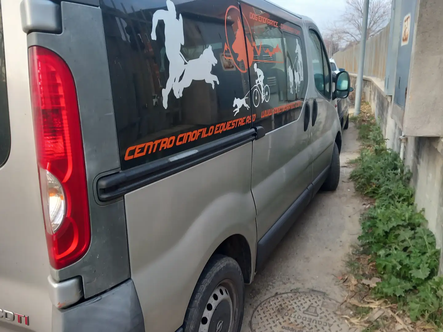 Opel Vivaro 9 posti Grigio - 2