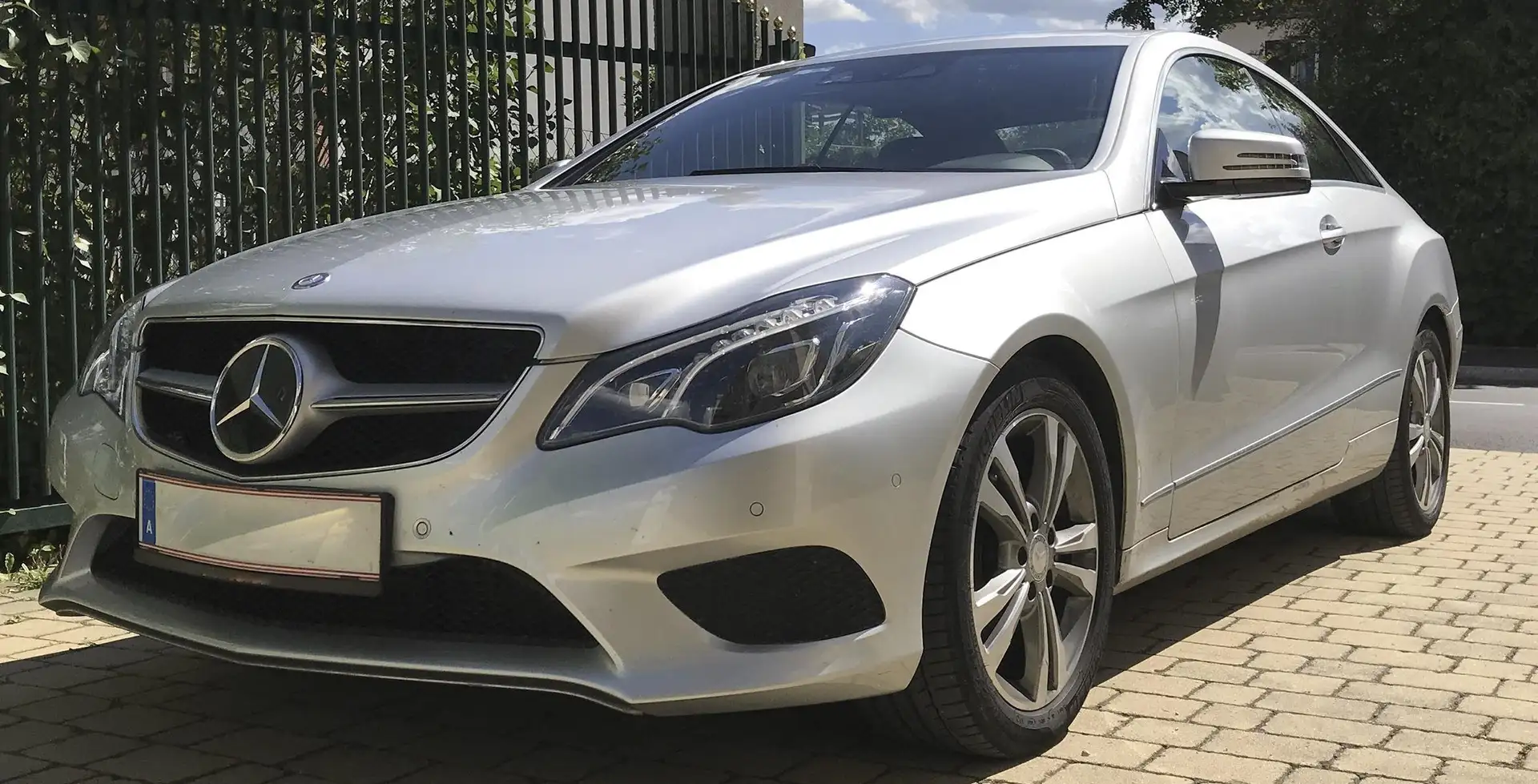 Mercedes-Benz E 220 E 220 BlueTEC Aut. Silber - 1