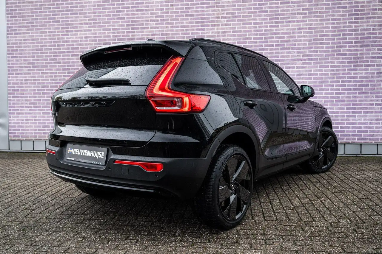 Volvo EX40 2026
