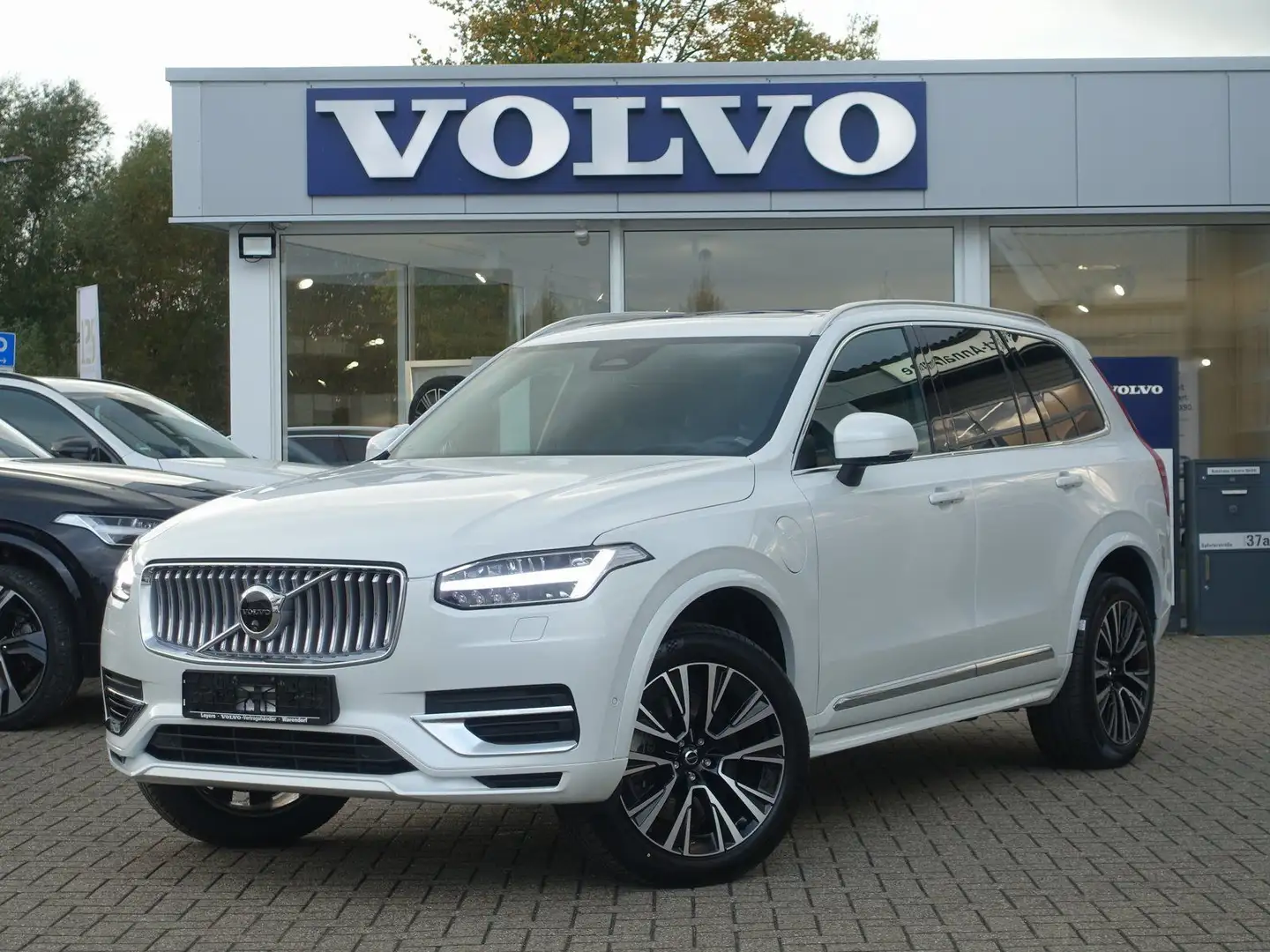 Volvo XC90 Plus T8 AWD Plug-in Hybrid/360°Cam/HeadUp Weiß - 1