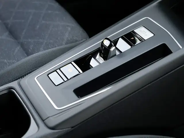 Volkswagen Golf view 11
