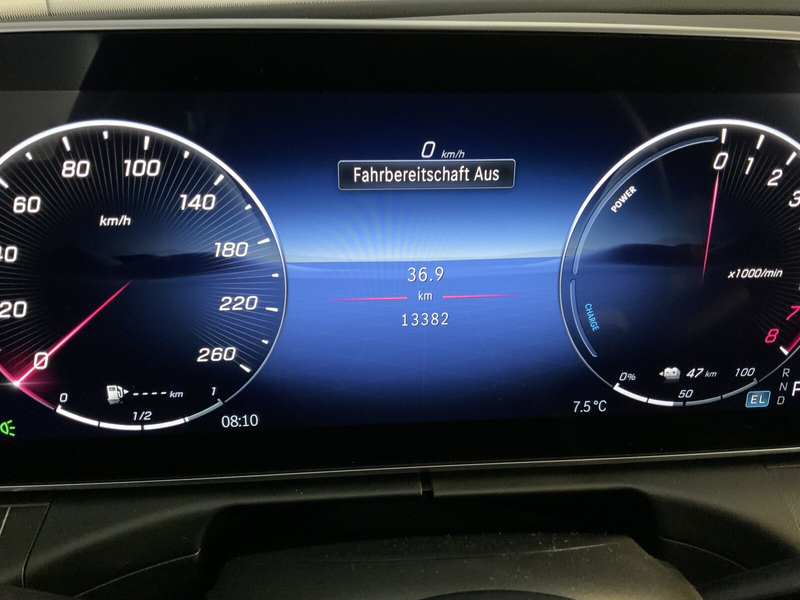 Mercedes-Benz C 400 C 400 e 4M AVANTGARDE Pano LED DISTRO 360° Burm — photo 11