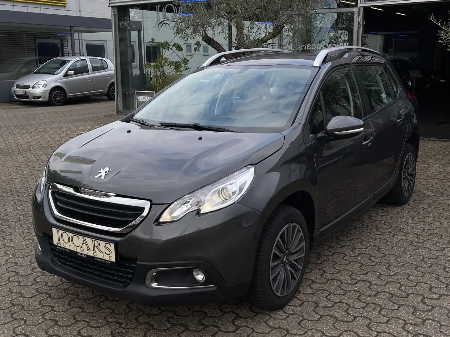 Peugeot 2008 Active I SHZ I PDC I S-HEFT I 4SEASON Grau - 1