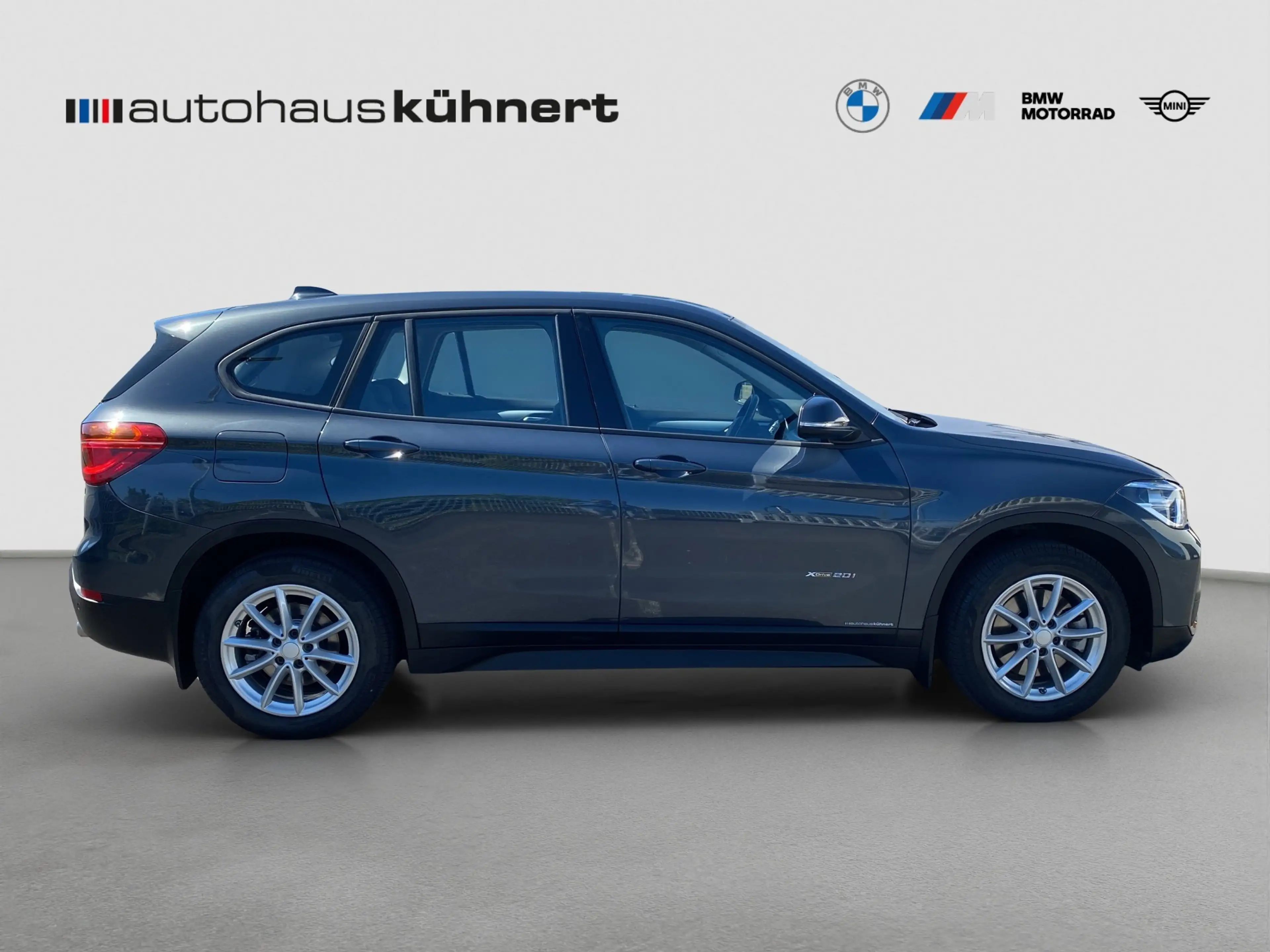 BMW X1 xDrive 20i Advantage AHK LED 1. Hand — photo 8