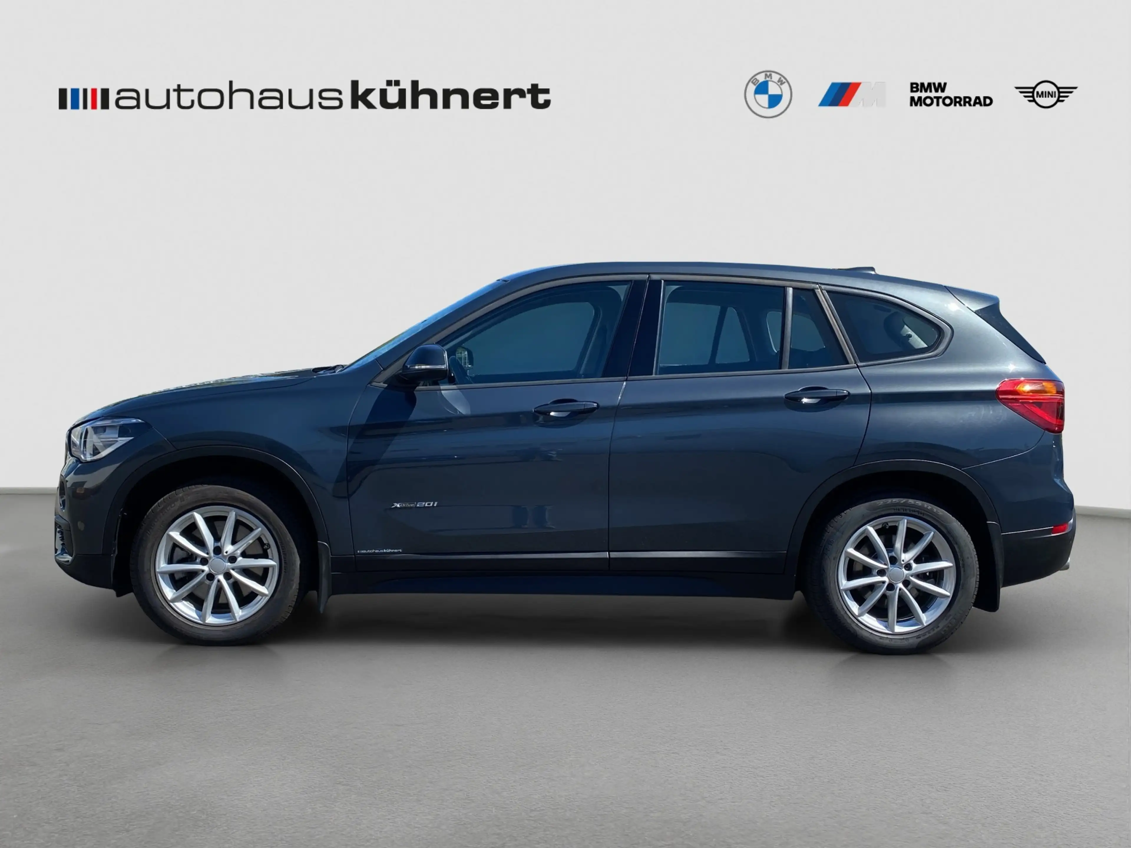 BMW X1 xDrive 20i Advantage AHK LED 1. Hand — photo 4