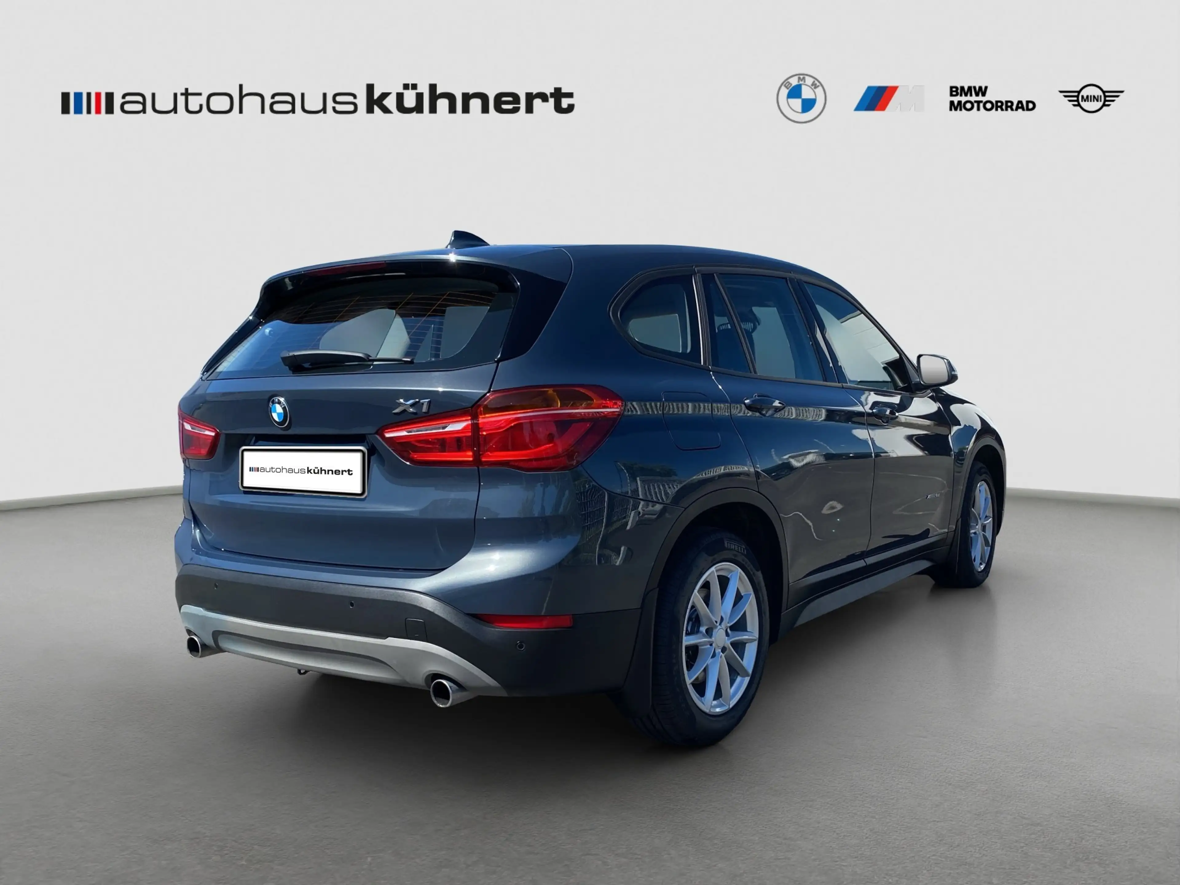 BMW X1 xDrive 20i Advantage AHK LED 1. Hand — photo 7
