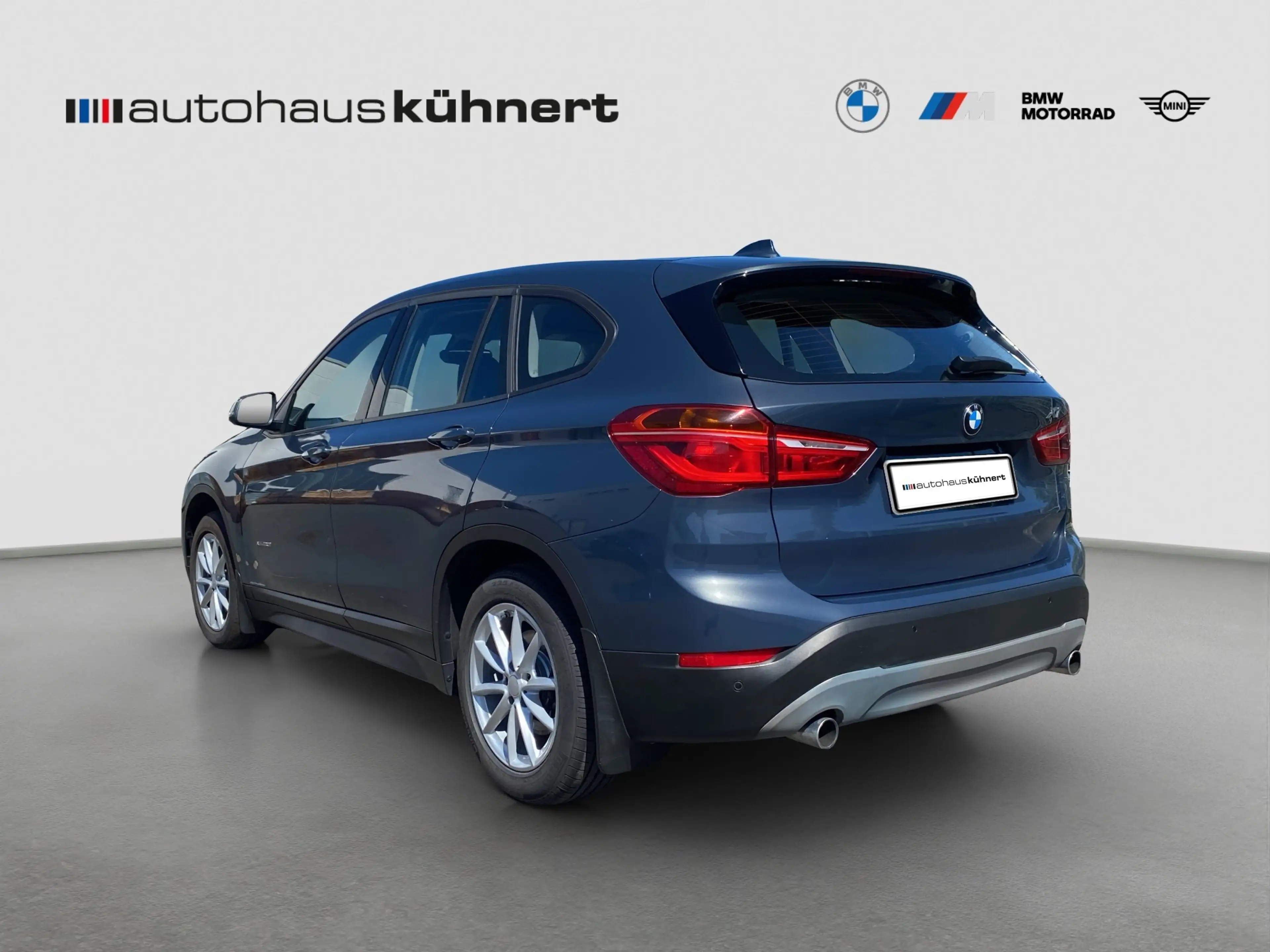 BMW X1 xDrive 20i Advantage AHK LED 1. Hand — photo 5