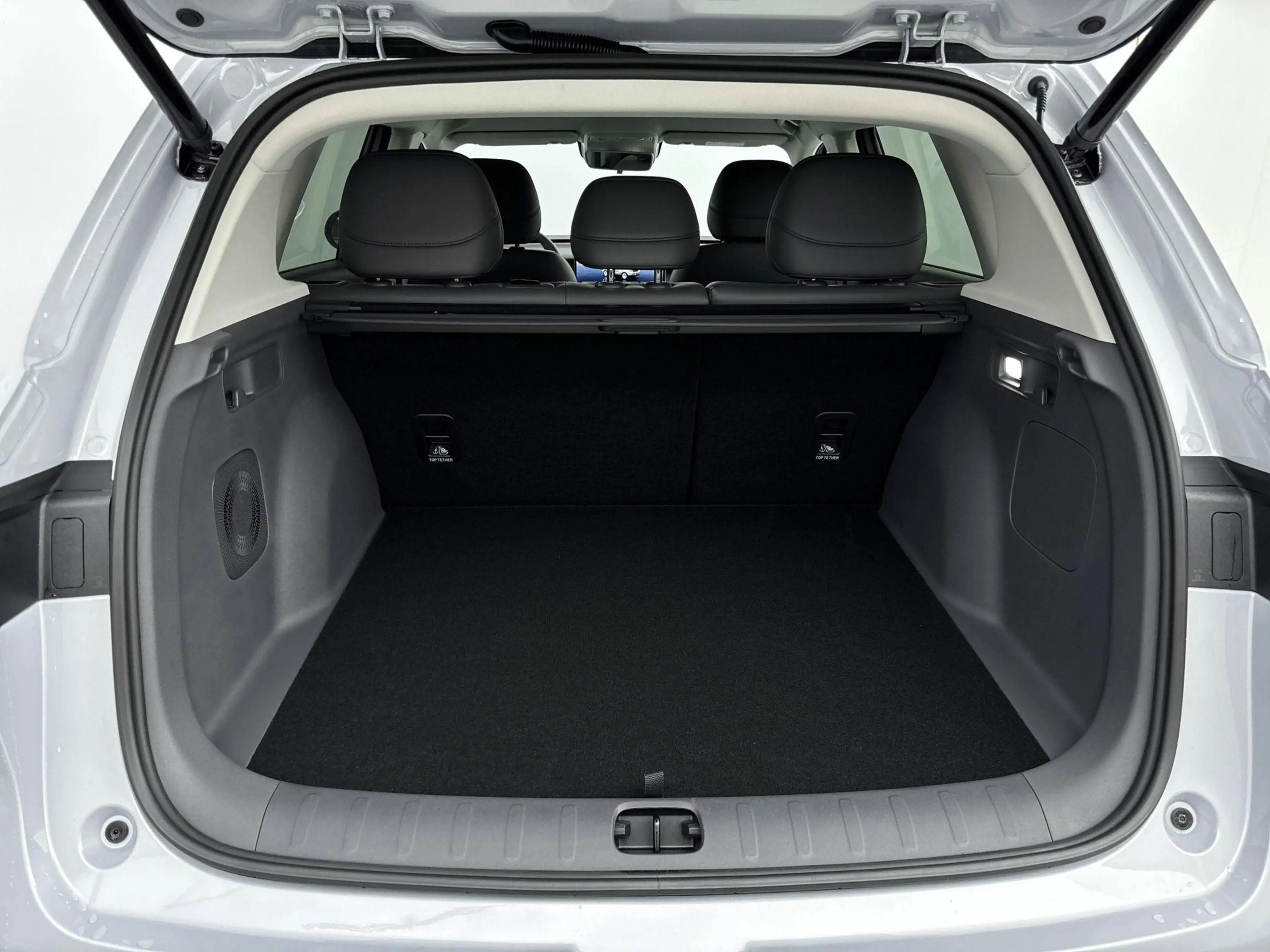Leapmotor B10 Design Hybrid EV 18.8 kWh REEV | Navigatie | Camer — photo 15