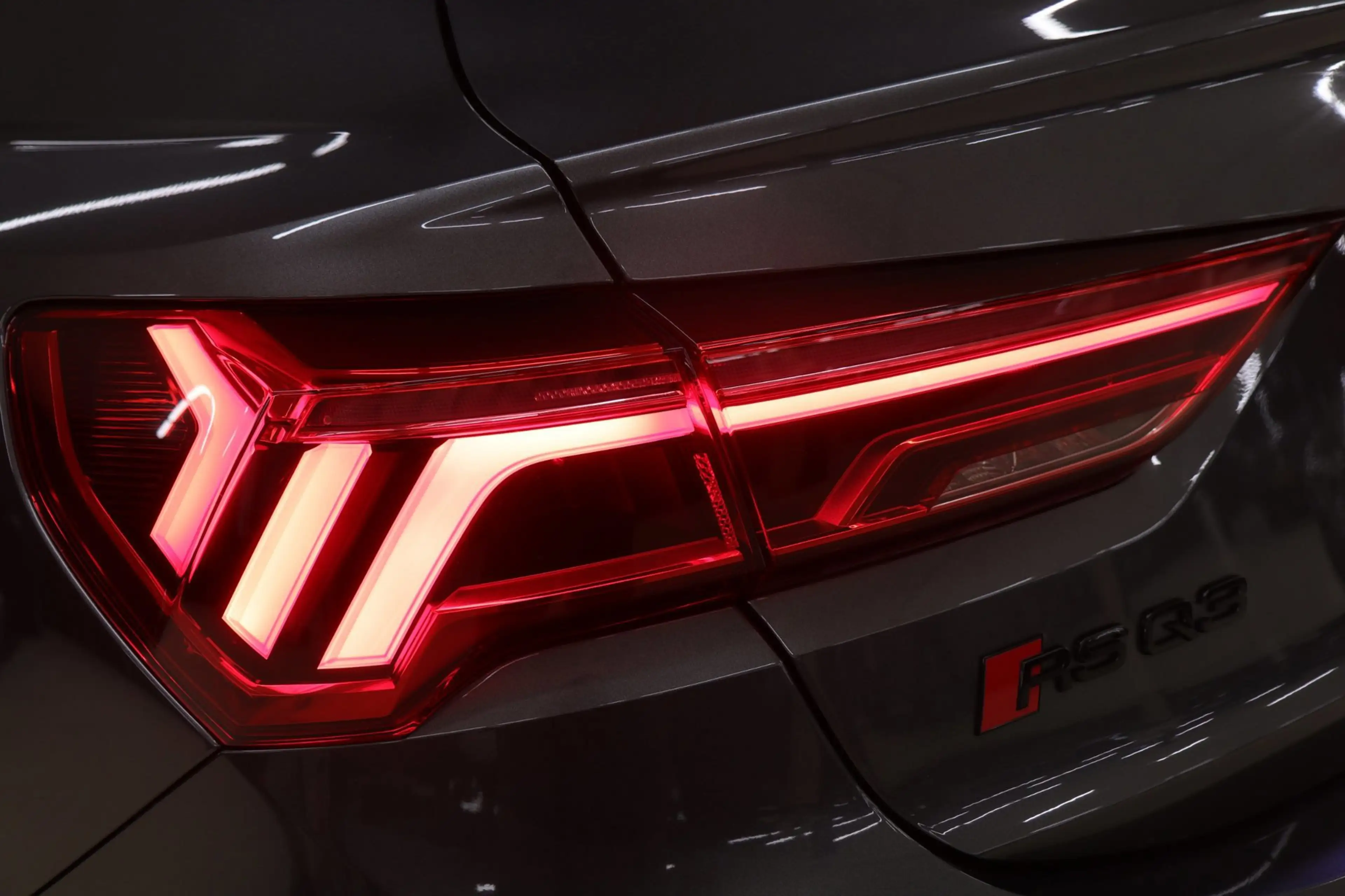 Audi RS Q3 Sportback TFSI Pano/360Cam/Carplay/RSStoelen/Blind — photo 11