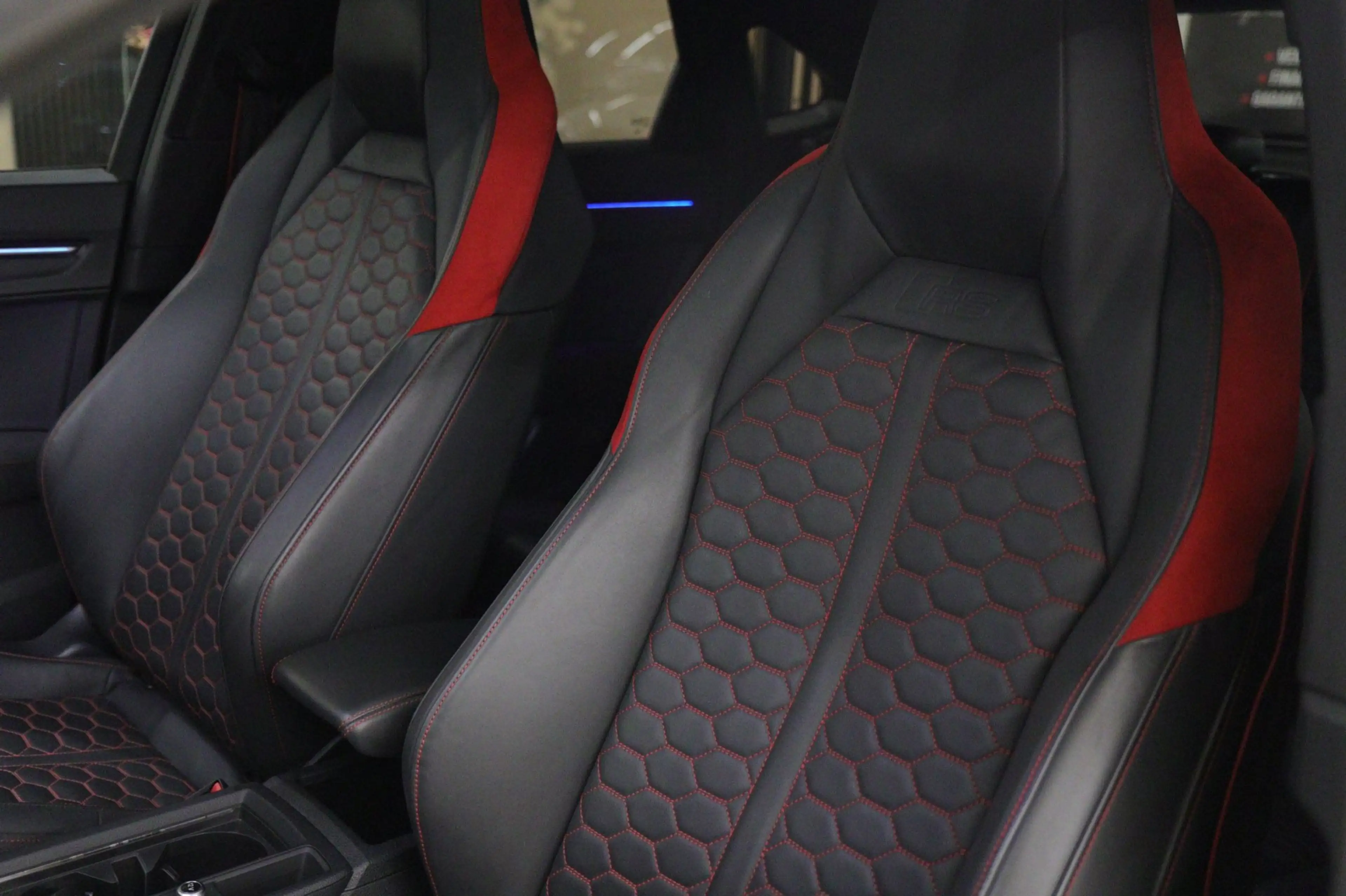 Audi RS Q3 Sportback TFSI Pano/360Cam/Carplay/RSStoelen/Blind — photo 19