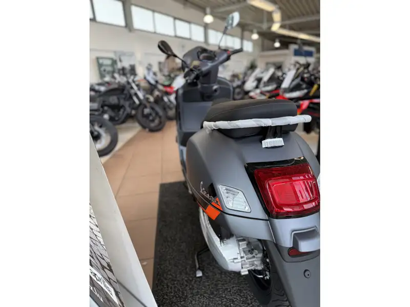 Vespa GTS Super Sport 310 - foto 3