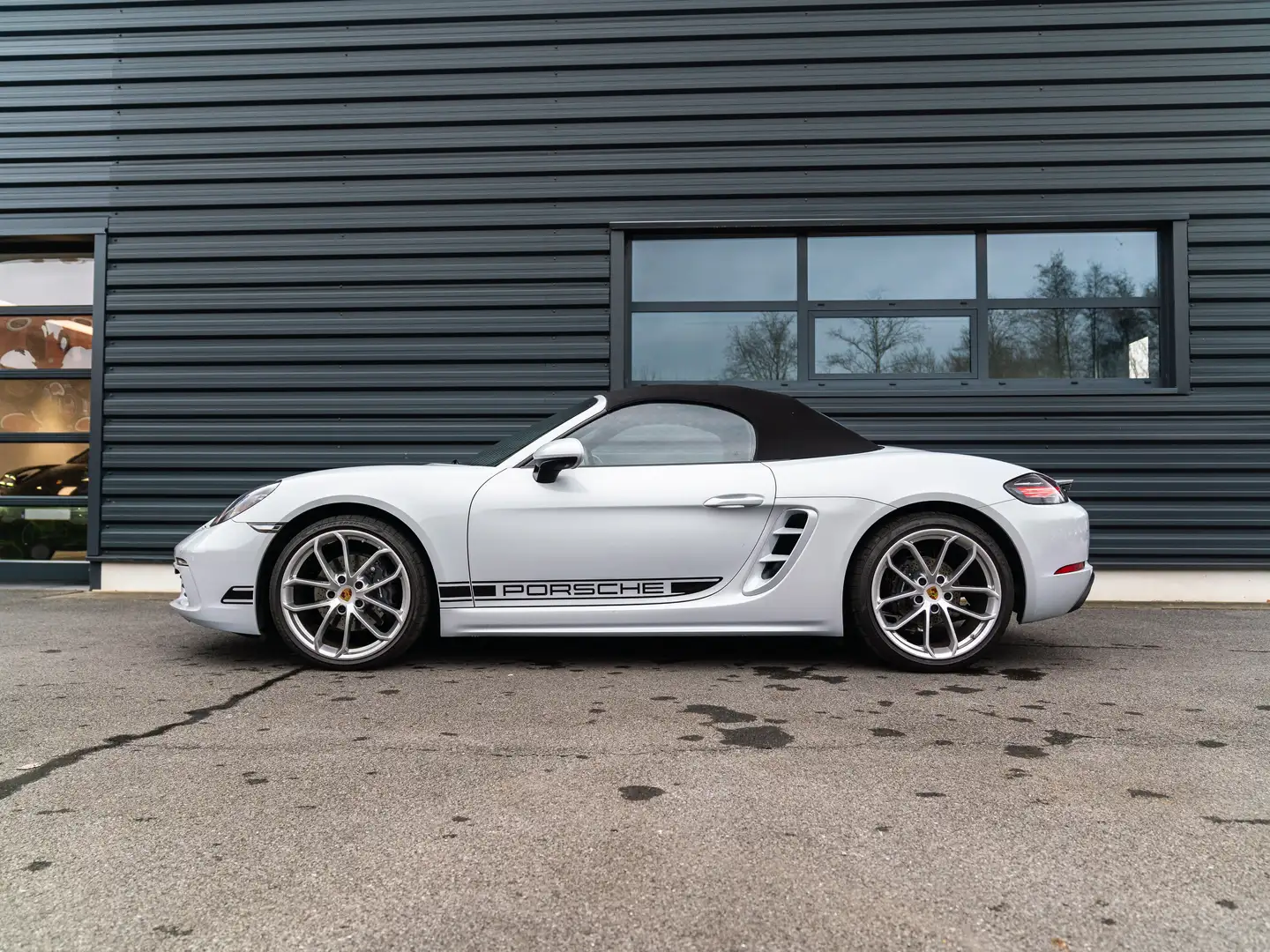 Porsche 718 Boxster Style Edition Approved Grau - 2