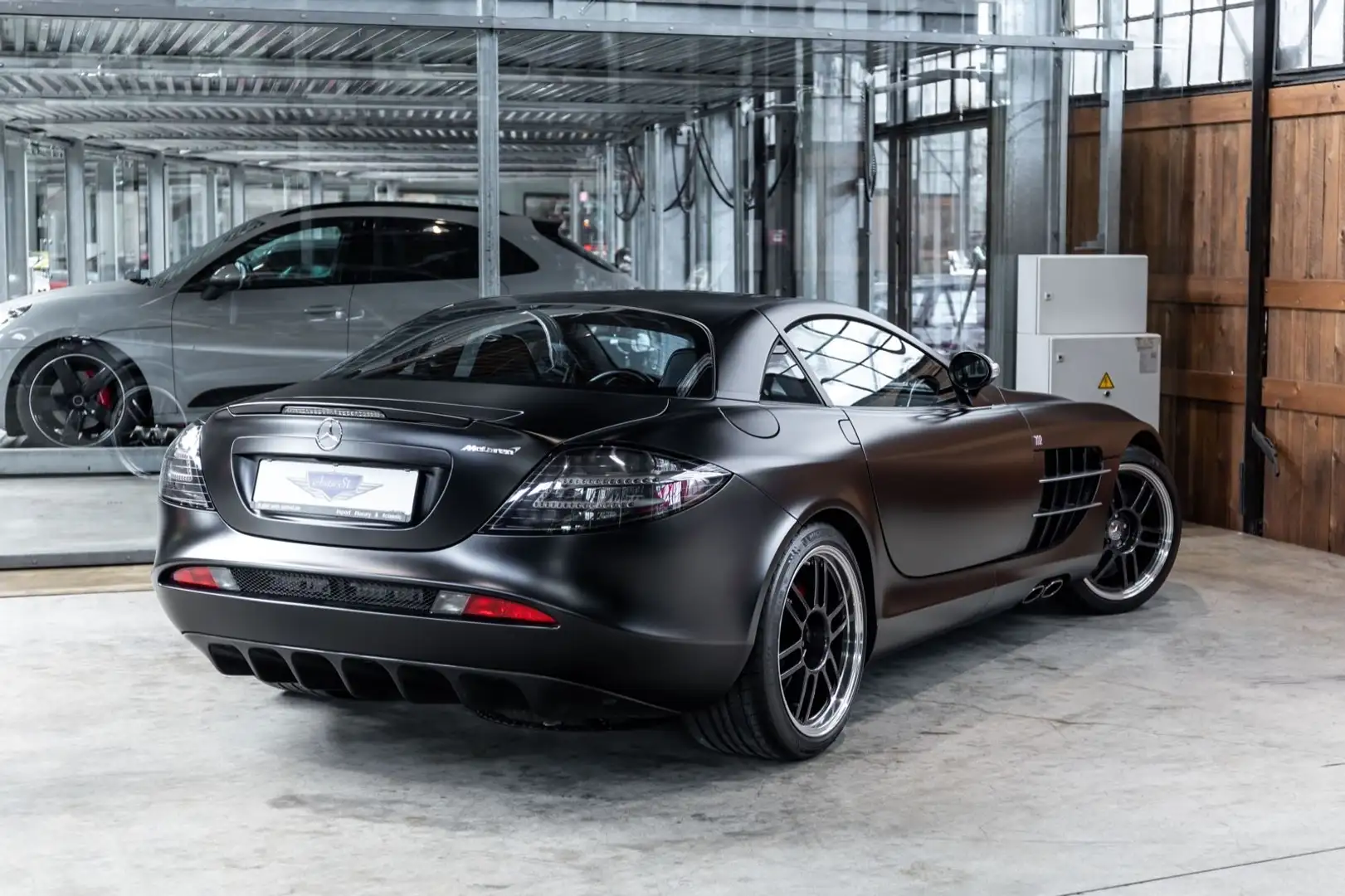 Mercedes-Benz SLR 722 Edition | 1 of 150 | 1. Hand Fekete - 2