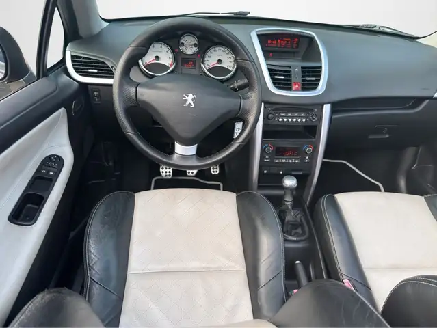 Peugeot 207 CC view 15